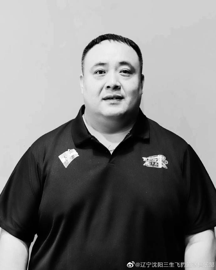 西媒Relevo消息，巴萨队长罗贝托的未来并不明确，西媒称，罗伯托的未来并不明朗，球员的身边人士表示“罗贝托正处于艰难境地”。